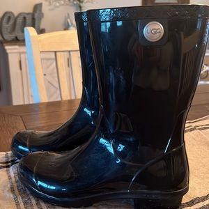 Women’s UGG rain boots size 7